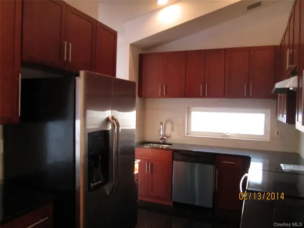 237 Great Neck #4B, Great Neck, NY 11021
