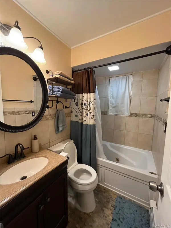 235 Hicksville RD #2B, Bethpage, NY 11714