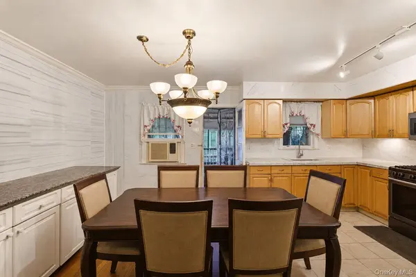 902 E 232nd ST, Bronx, NY 10466