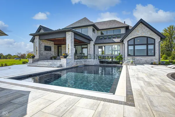 9760 Windy Hills DR, Zionsville, IN 46077