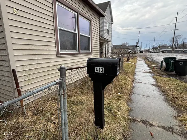 413 W 8th ST, Muncie, IN 47302