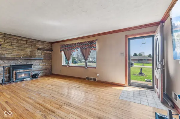 3638 Redfern DR, Indianapolis, IN 46237