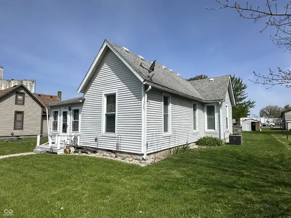 106 E Main ST, New Market, IN 47965