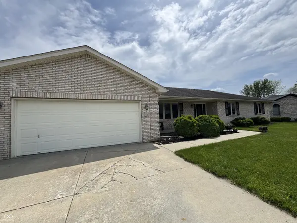 2725 Falcon CT, Seymour, IN 47274