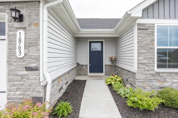 1863 River Birch DR, Greenfield, IN 46140