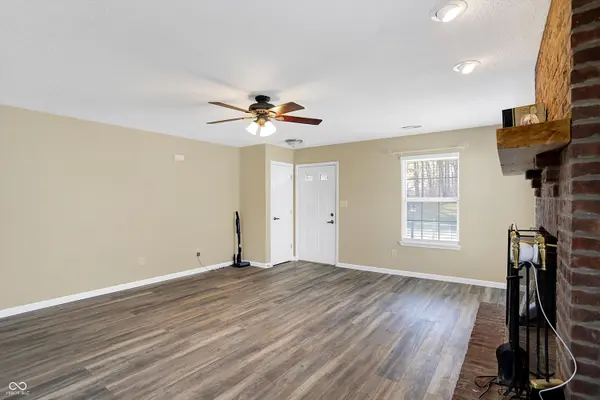 1024 Rotherham LN, Beech Grove, IN 46107