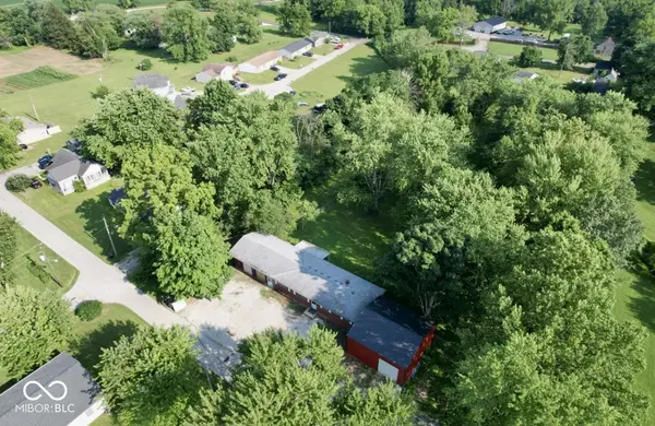 212 E South ST, Bainbridge, IN 46105
