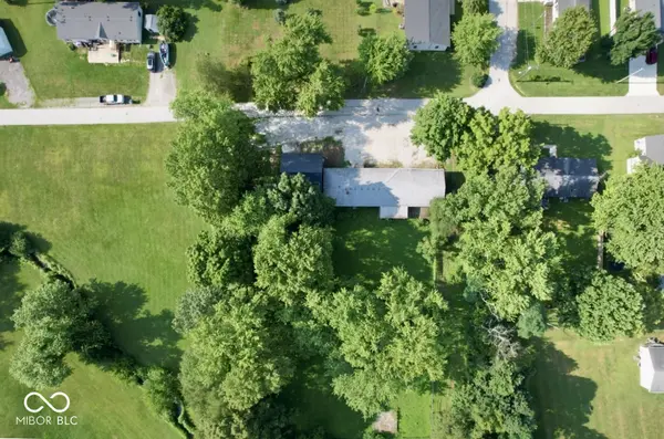 212 E South ST, Bainbridge, IN 46105