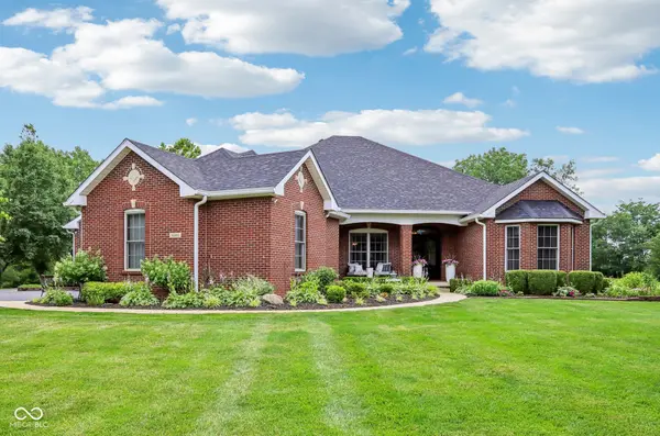 8301 Cooper LN, Zionsville, IN 46077
