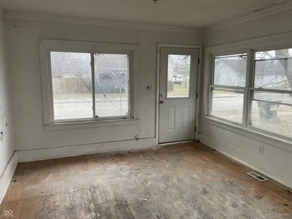 32 N McCullum ST, Knightstown, IN 46148