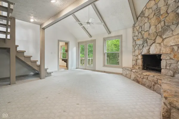 8729 Sawleaf RD, Indianapolis, IN 46260