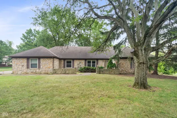 8729 Sawleaf RD, Indianapolis, IN 46260