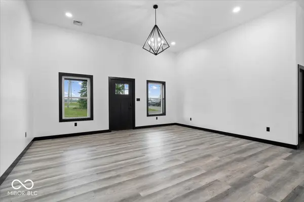 8237 S 100 E, Markleville, IN 46056