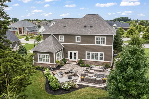 10297 Timberland DR, Fishers, IN 46040