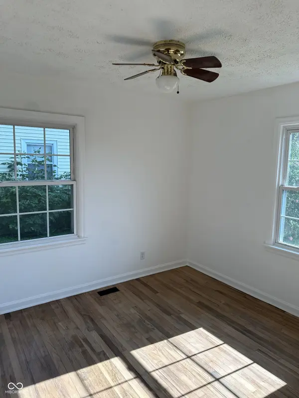129 S Carlisle ST, Bargersville, IN 46106
