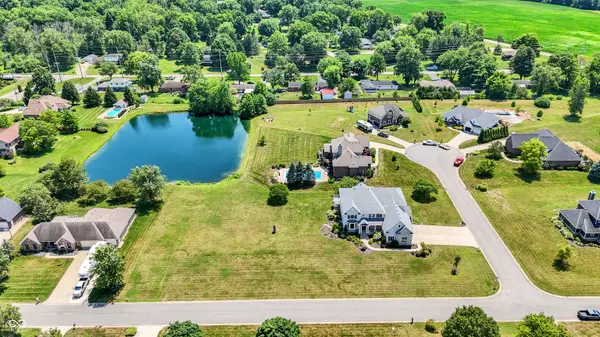 2649 E Fairway Village DR, Greenfield, IN 46140