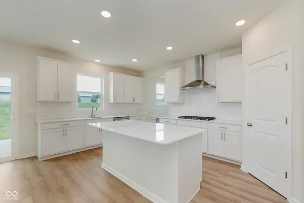 6537 Ambassador DR, Plainfield, IN 46168