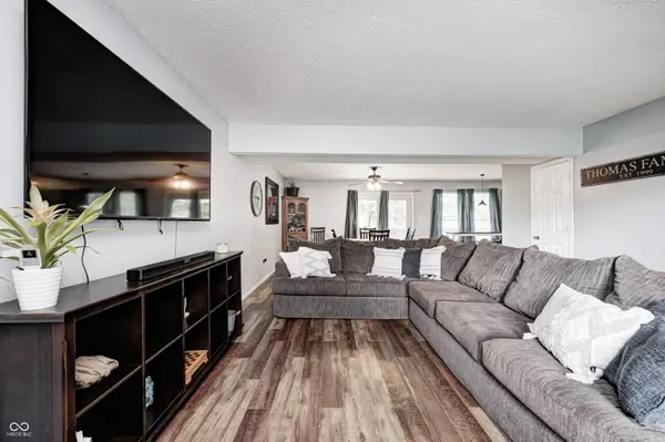 276 Austin DR, Avon, IN 46123