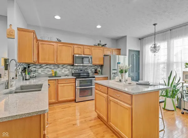 12675 Hollice LN, Fishers, IN 46037