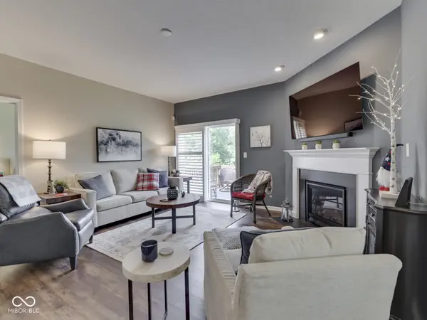 3932 Kristi WAY, Greenwood, IN 46142