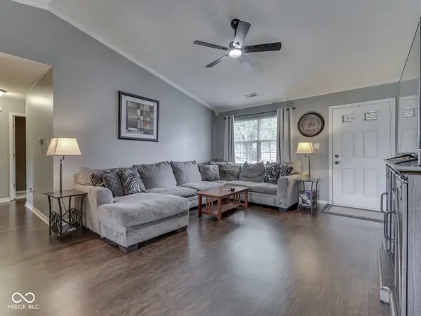 124 Meadow Creek South DR, Whiteland, IN 46184