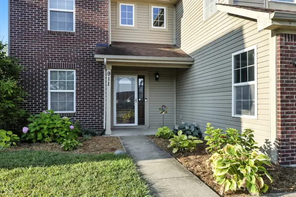 911 Dorothy DR, Greenfield, IN 46140