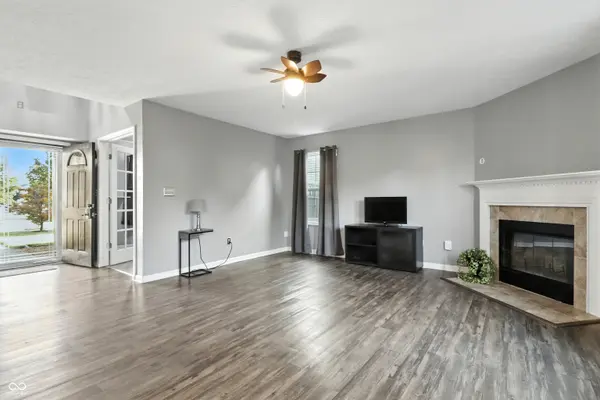 911 Dorothy DR, Greenfield, IN 46140