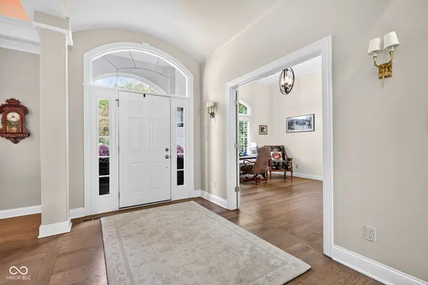 10465 Fox Trace, Zionsville, IN 46077