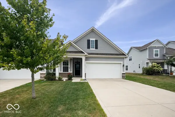 6212 Colonial DR, Whitestown, IN 46075