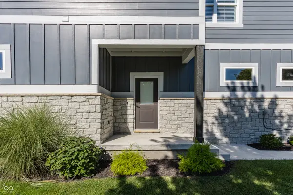 13723 W Voyager DR, Fishers, IN 46037