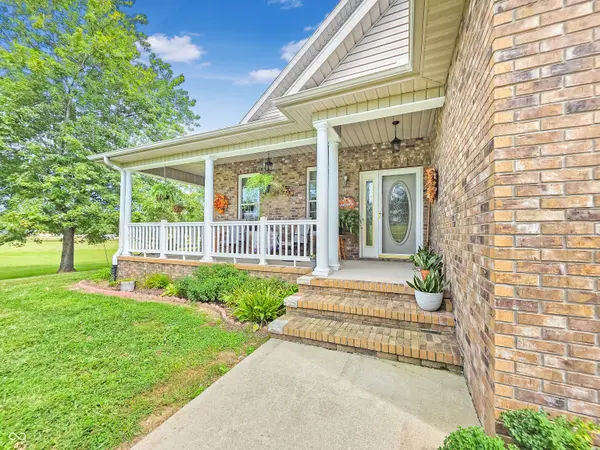 13684 W Auburn Ridge CT, Linton, IN 47441