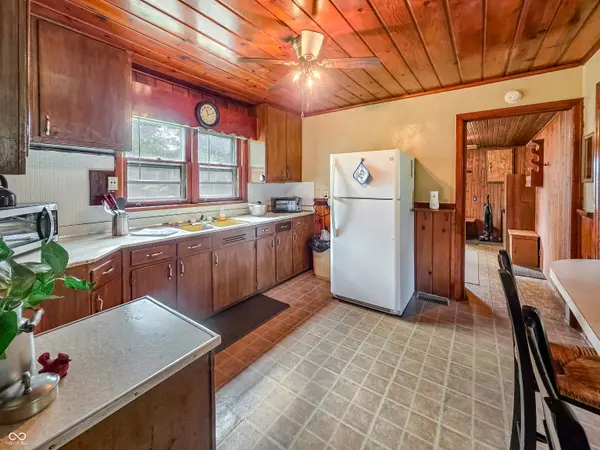291 S State Road 59, Linton, IN 47441