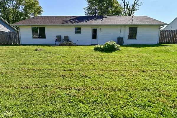 180 Briar Hill DR, Whiteland, IN 46184
