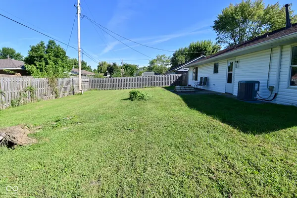 180 Briar Hill DR, Whiteland, IN 46184