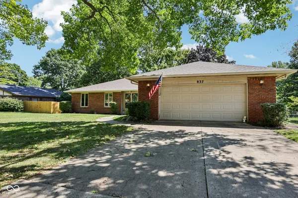 837 Briarwood DR, Greenwood, IN 46142