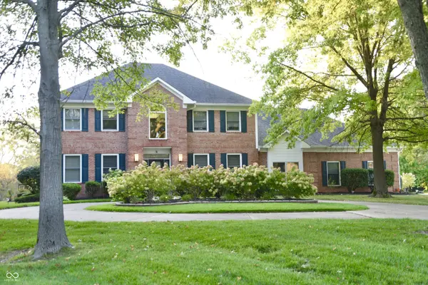 10132 Summerlakes DR, Carmel, IN 46032
