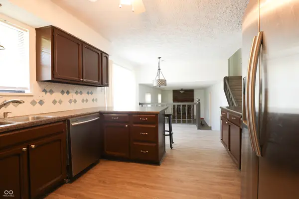 8807 Powderhorn LN, Indianapolis, IN 46256