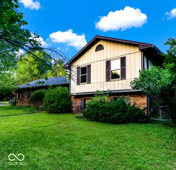 8807 Powderhorn LN, Indianapolis, IN 46256