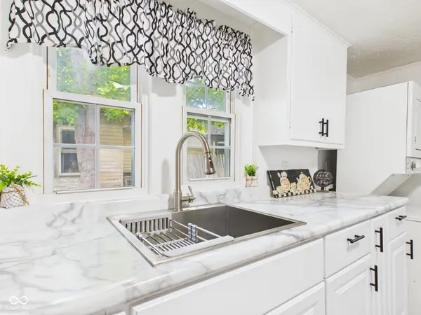 2414 W 16th ST, Anderson, IN 46016