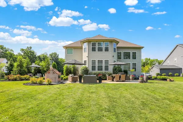 1033 Windsor Estates CT, Westfield, IN 46074