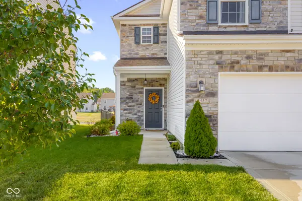 2437 Creekland DR, Columbus, IN 47201