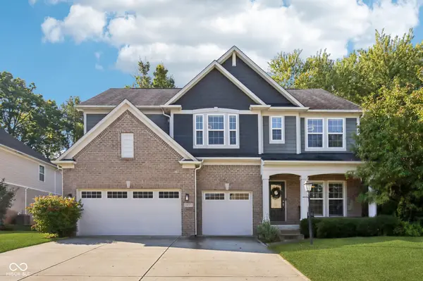 3895 Harrison Crossing LN, Greenwood, IN 46142