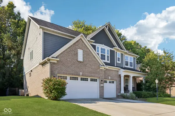 3895 Harrison Crossing LN, Greenwood, IN 46142