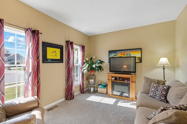 6 Pine Meadow DR, Brownsburg, IN 46112