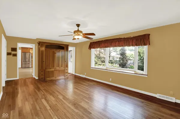6831 Kingswood DR, Indianapolis, IN 46256