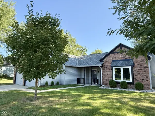 827 Sable Ridge DR, Greenwood, IN 46142