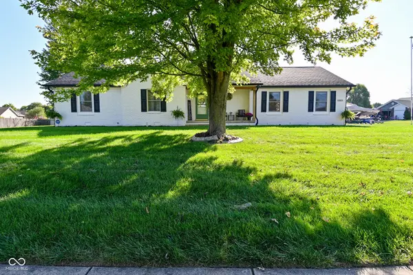 271 Eastview DR, Bargersville, IN 46106