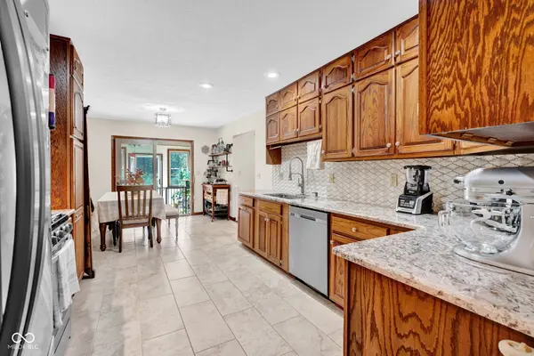322 N Nicole LN, Scottsburg, IN 47170