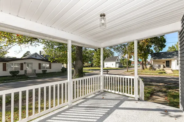 901 E 1st ST, Muncie, IN 47302