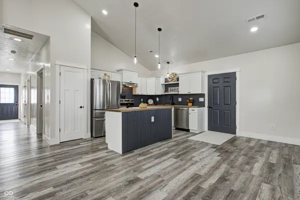 105 Sunburst CIR, Alexandria, IN 46001